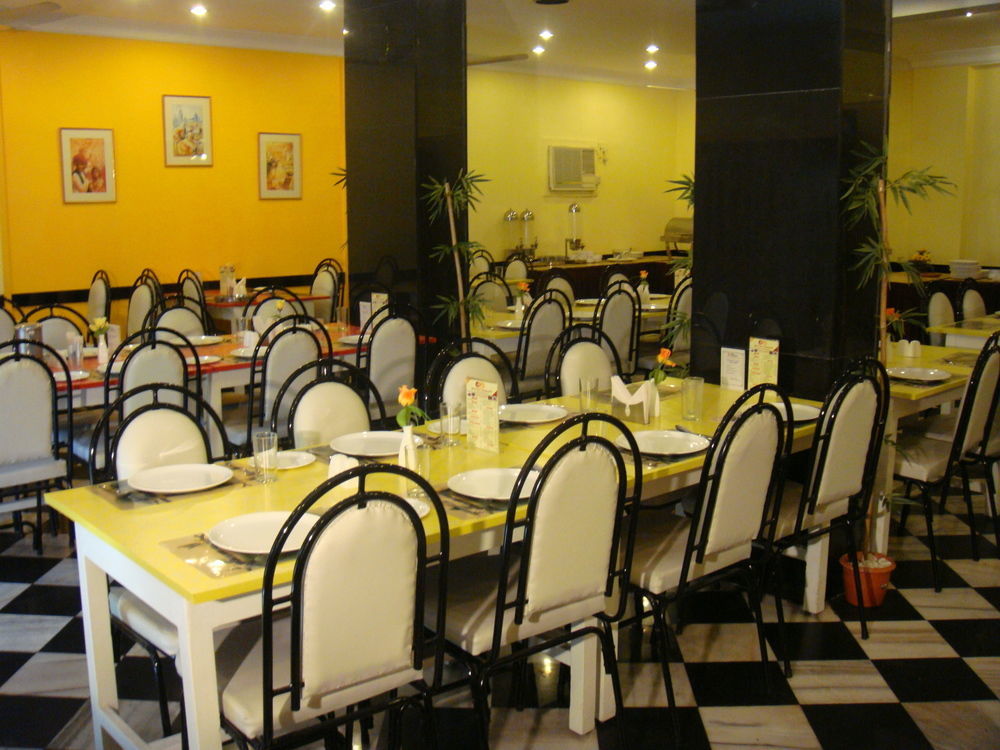 Hotel Pandian Madrás Exterior foto